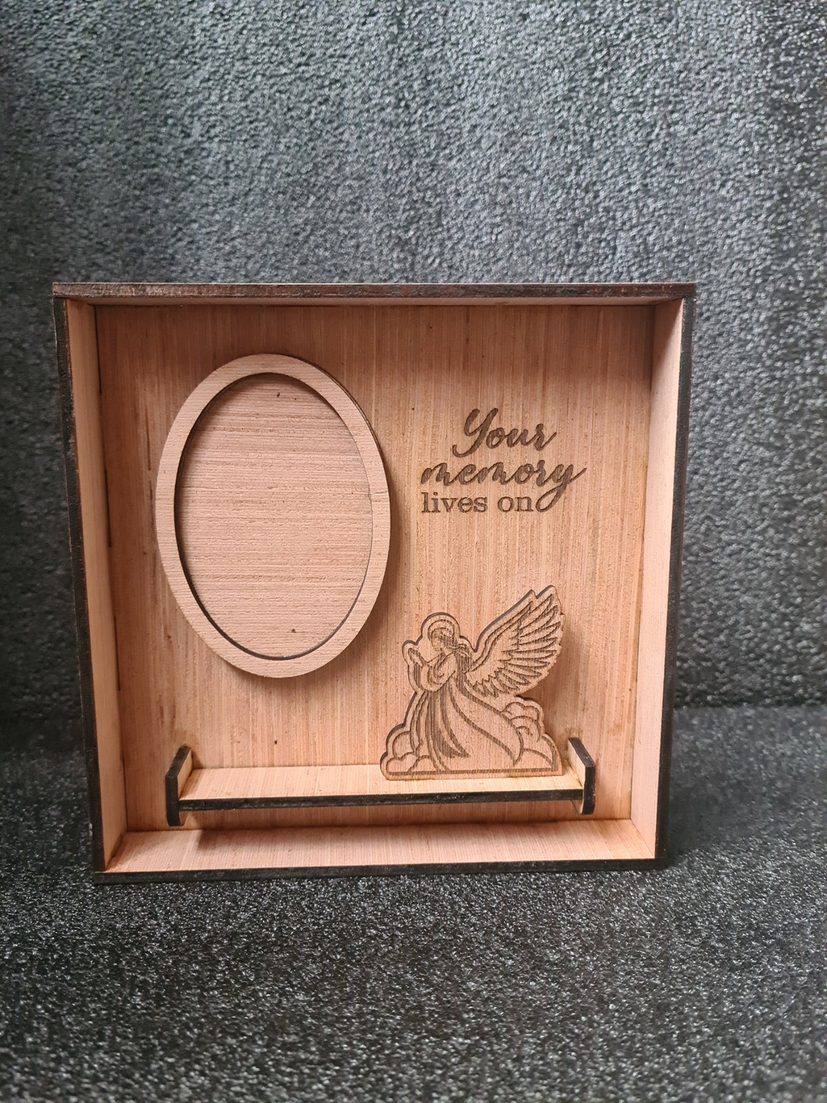 Herdenkingsvitrine - Engel van Herinnering