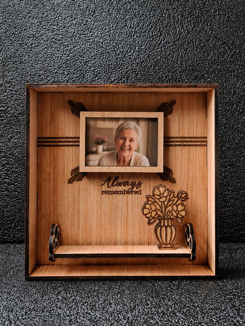 Herinneringsvitrine - Always Remember