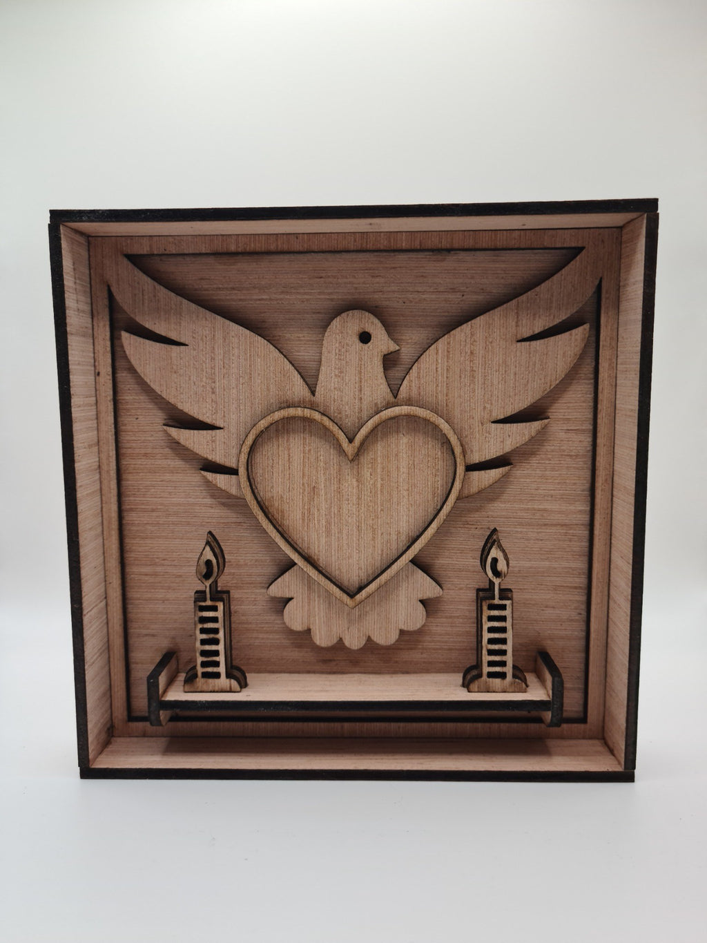 Herdenkingsvitrine - Duif van Liefde